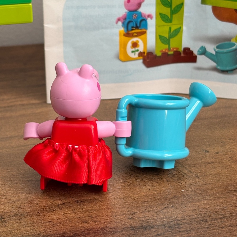 LEGO Duplo PEPPA PIG Garden and Tree House COMPLETE Set 10431 2 Pig Toy Figures - Picture 8 of 9
